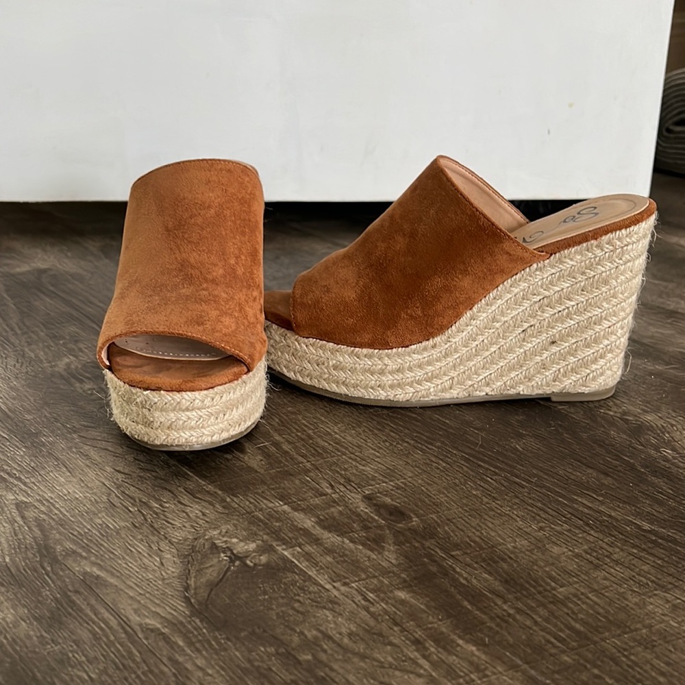 Wedge sandals